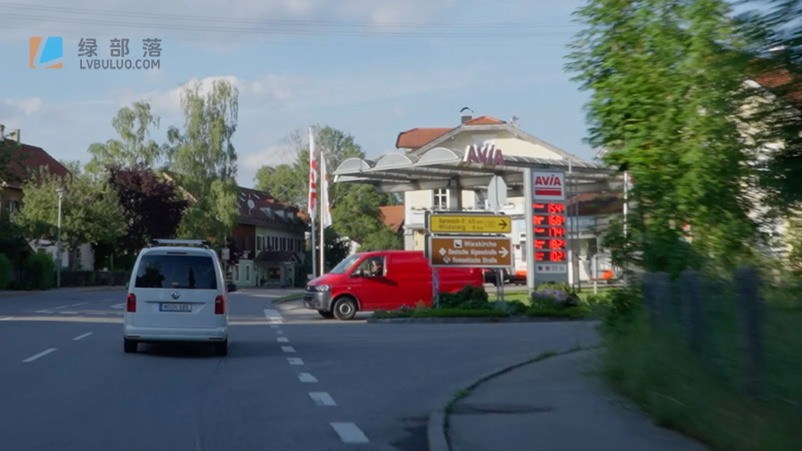 复古电影胶片Kodak Vision3 500T/250D,Fuji Eterna Vivid 160T色彩模拟调色预设+达芬奇PowerGrade节点预设 Tom Bolles – CinePrint35 Film Emulation