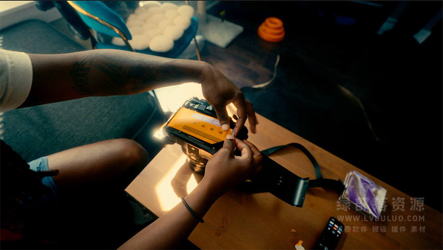 5个复古电影胶片冷暖光环境氛围调色预设 Vuhlandes – Klean LUT Pack